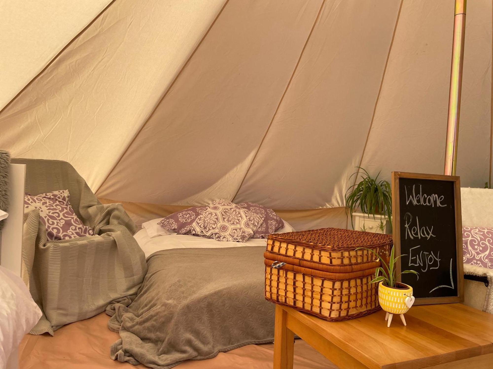 Trevena Cross Glamping & Camping Хелстон Экстерьер фото