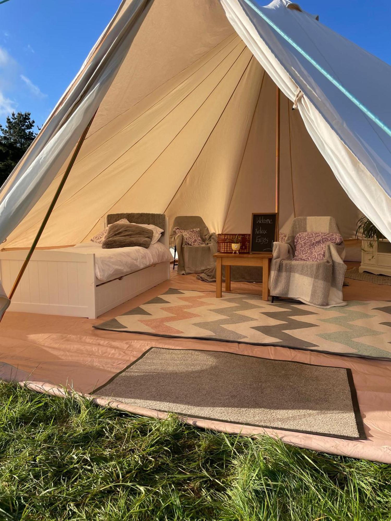 Trevena Cross Glamping & Camping Хелстон Экстерьер фото