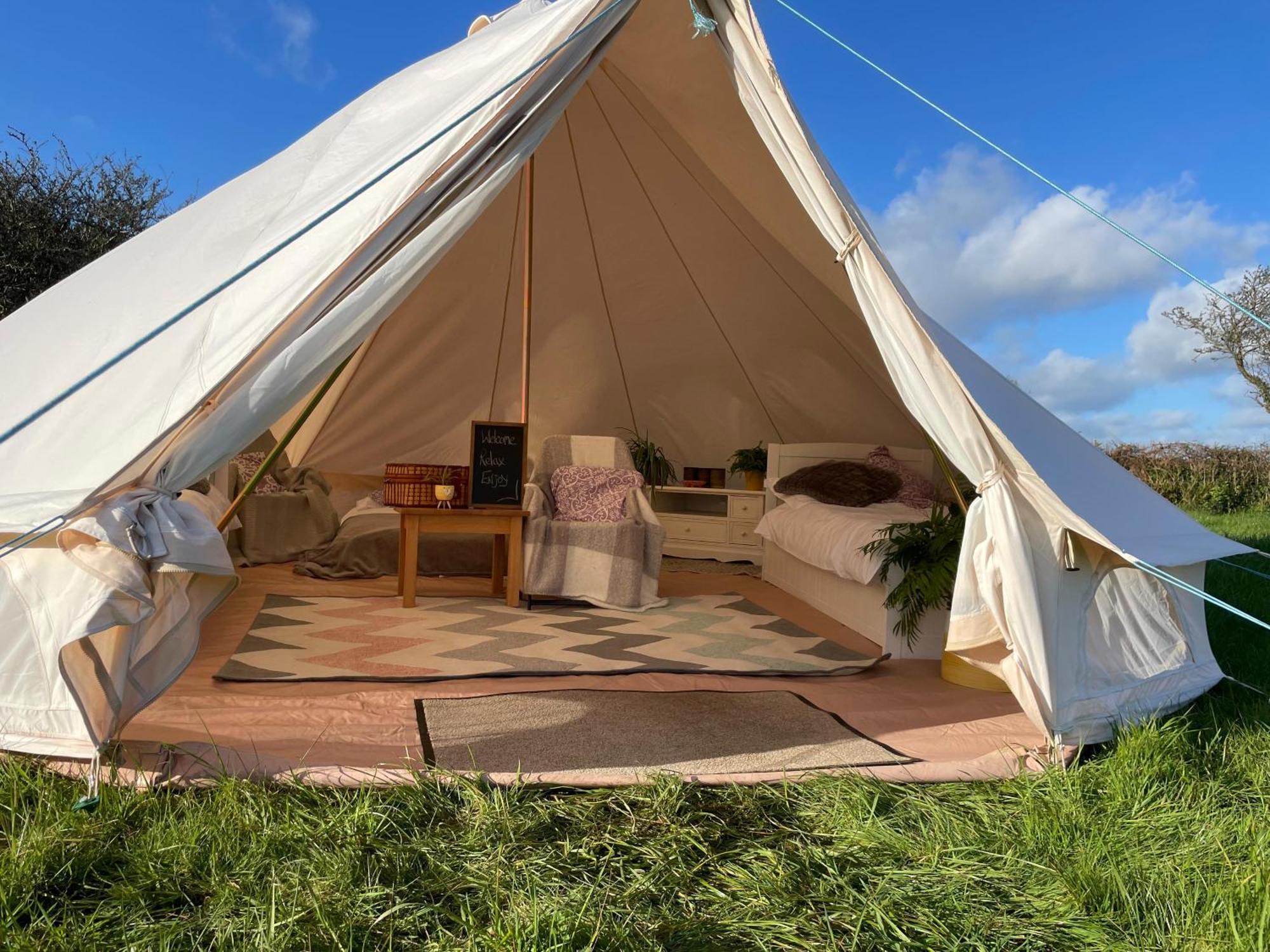 Trevena Cross Glamping & Camping Хелстон Экстерьер фото