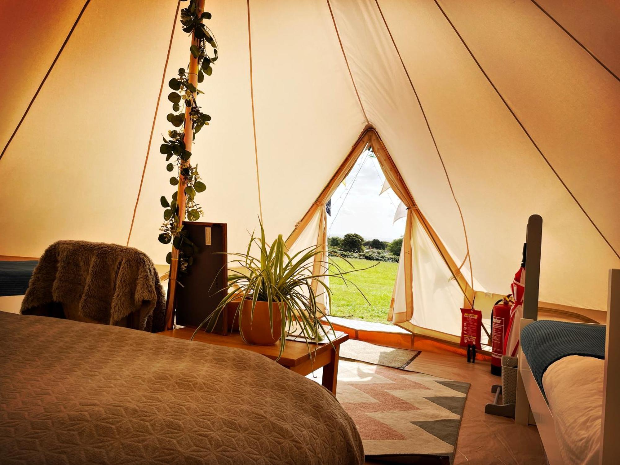 Trevena Cross Glamping & Camping Хелстон Экстерьер фото